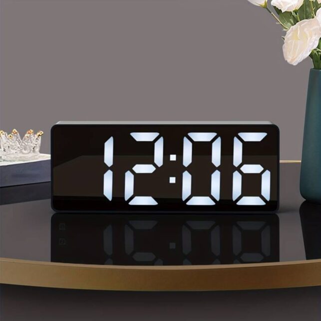 Relógio Digital USB Espelhado LED Mesa, Despertador e Temperatura, Cores Branco, Verde, Vermelho - Imagem 6